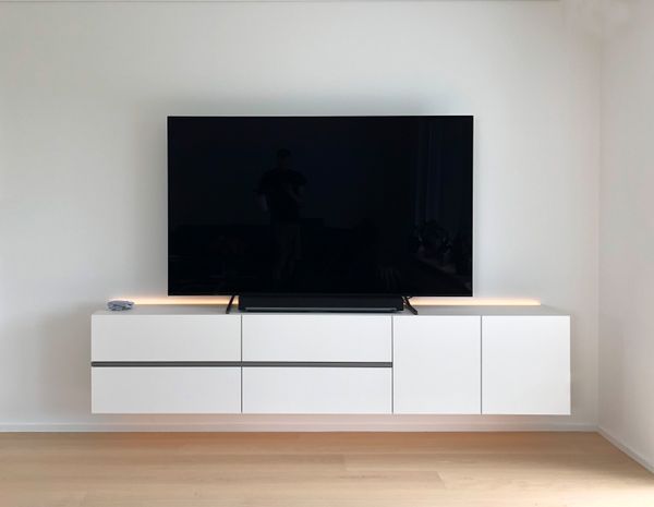 Sideboard mit Fernseher Frontansicht